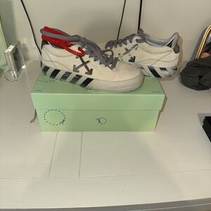 Off-White Women’s Sneakers in White and Black with Red Accent